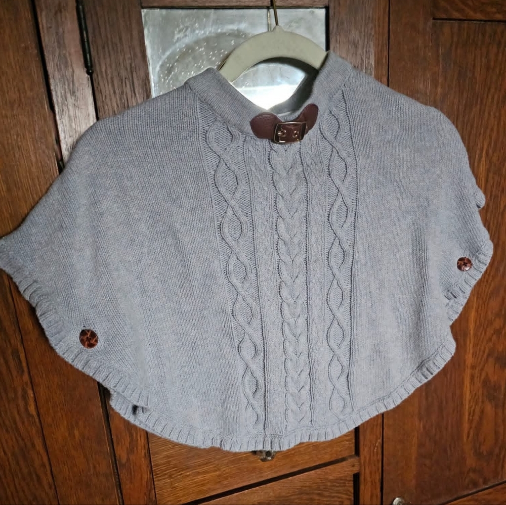 Pair Of Hope And Henry Capes